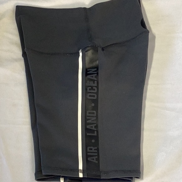 Alo short - Picture 5 of 9